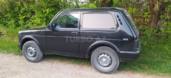 LADA (VAZ) Niva 1999, 180,000 km - 1.7 l - Qusar