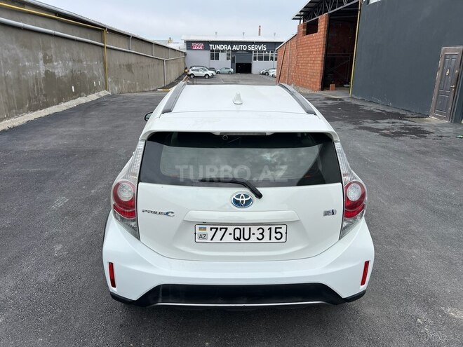 Toyota Prius C 2017, 130,000 km - 1.5 l - Bakı