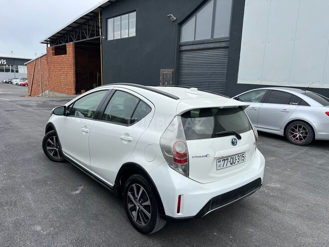 Toyota Prius C 2017, 130,000 km - 1.5 l - Bakı