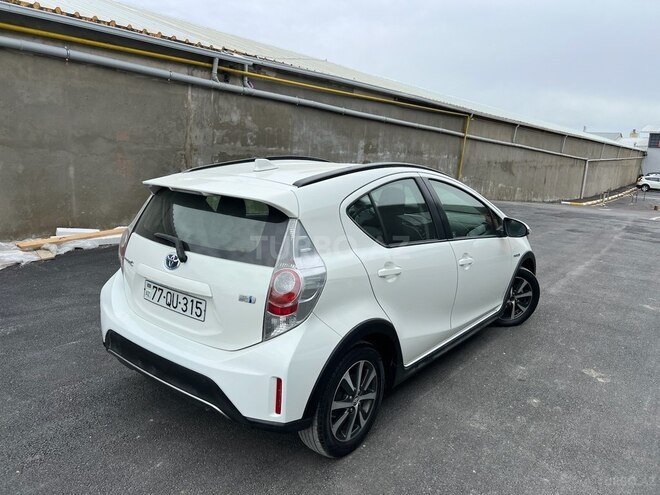 Toyota Prius C 2017, 130,000 km - 1.5 l - Bakı