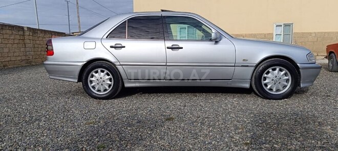 Mercedes C 200 2000, 250,000 km - 2.0 l - Salyan