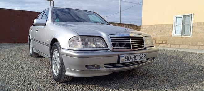 Mercedes C 200 2000, 250,000 km - 2.0 l - Salyan