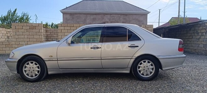 Mercedes C 200 2000, 250,000 km - 2.0 l - Salyan