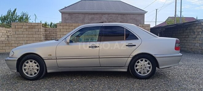 Mercedes C 200 2000, 250,000 km - 2.0 l - Salyan