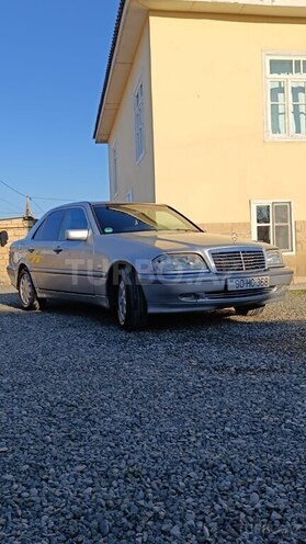 Mercedes C 200 2000, 250,000 km - 2.0 l - Salyan