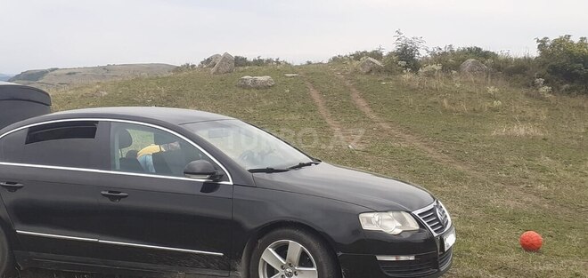 Volkswagen Passat 2005, 300,000 km - 2.0 l - Bakı