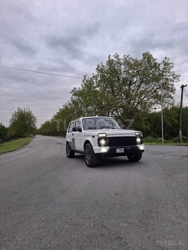 LADA (VAZ) Niva 2018, 180,000 km - 1.7 l - Qax