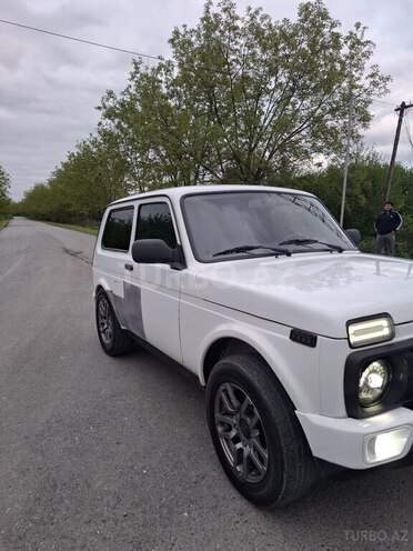 LADA (VAZ) Niva 2018, 180,000 km - 1.7 l - Qax