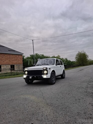 LADA (VAZ) Niva 2018, 180,000 km - 1.7 l - Qax
