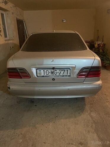 Mercedes E 280 2000, 323,000 km - 2.8 l - Bakı