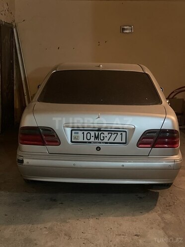 Mercedes E 280 2000, 323,000 km - 2.8 l - Bakı