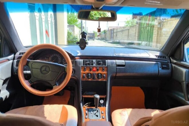 Mercedes E 240 1997, 390,000 km - 2.4 l - Bakı
