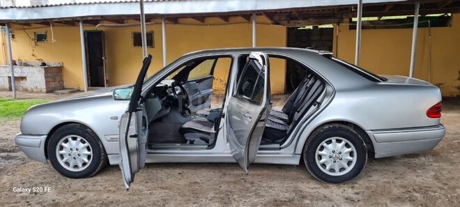 Mercedes E 230 1996, 626,185 km - 2.3 l - Sabirabad