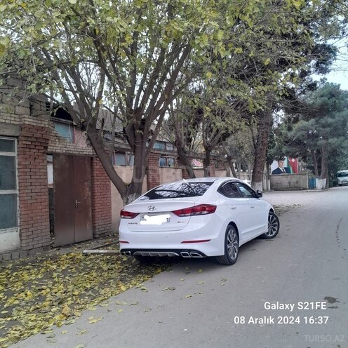 Hyundai Avante 2015, 146,360 km - 1.6 л - Biləsuvar
