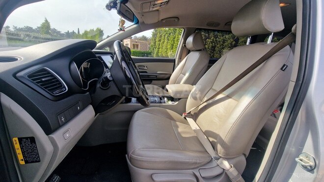 Kia Carnival 2014, 392,000 km - 2.2 l - Naftalan