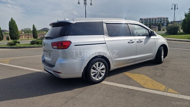 Kia Carnival 2014, 392,000 km - 2.2 l - Naftalan