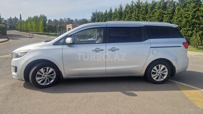 Kia Carnival 2014, 392,000 km - 2.2 l - Naftalan