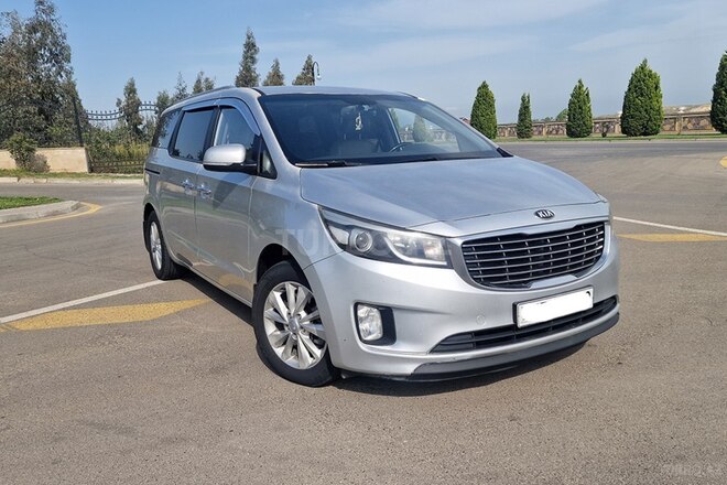 Kia Carnival 2014, 392,000 km - 2.2 l - Naftalan