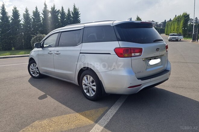 Kia Carnival 2014, 392,000 km - 2.2 l - Naftalan