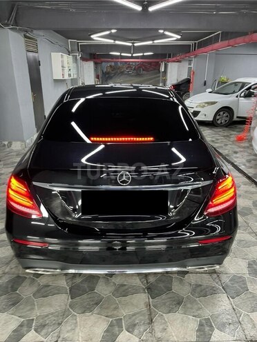 Mercedes E 220 d 2017, 211,500 km - 2.0 l - Bakı