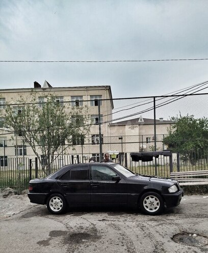 Mercedes C 220 d 1997, 492,629 km - 2.2 l - Xırdalan
