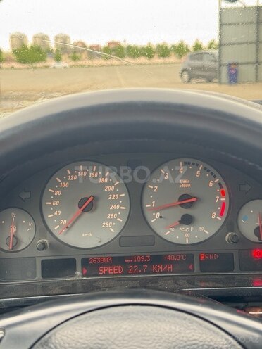 BMW 540 2001, 260,000 km - 4.4 l - Gəncə