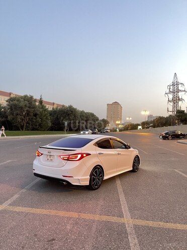 Hyundai Avante 2015, 250,000 km - 1.6 l - Şirvan