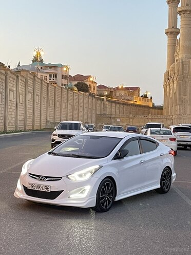 Hyundai Avante 2015, 250,000 km - 1.6 l - Şirvan