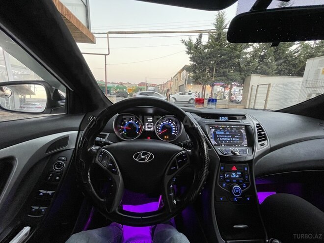 Hyundai Avante 2015, 250,000 km - 1.6 l - Şirvan