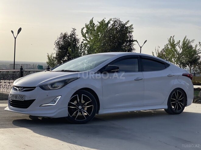 Hyundai Avante 2015, 250,000 km - 1.6 l - Şirvan