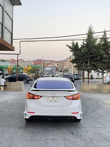 Hyundai Avante 2015, 250,000 km - 1.6 l - Şirvan