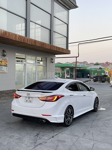 Hyundai Avante 2015, 250,000 km - 1.6 l - Şirvan