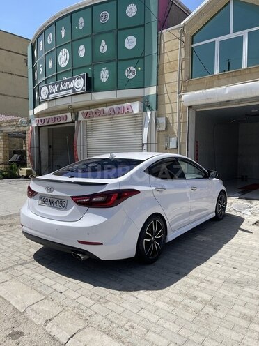 Hyundai Avante 2015, 250,000 km - 1.6 l - Şirvan