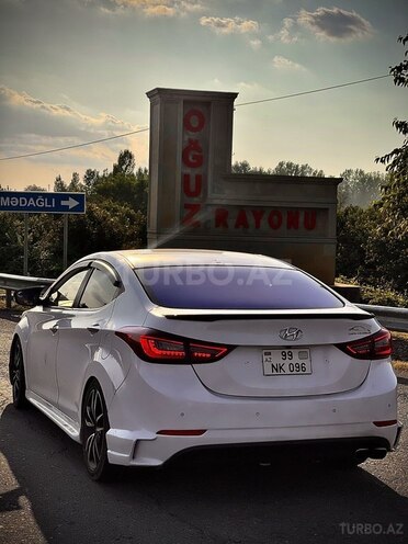 Hyundai Avante 2015, 250,000 km - 1.6 l - Şirvan