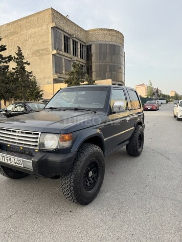 Mitsubishi Pajero 1997, 300,000 km - 2.4 л - Sumqayıt