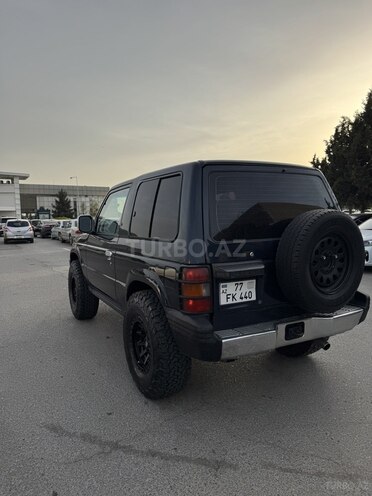 Mitsubishi Pajero 1997, 300,000 km - 2.4 л - Sumqayıt