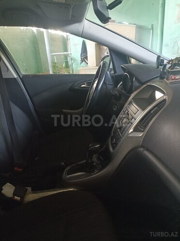 Opel Astra 2011, 165,000 km - 1.4 l - Bakı