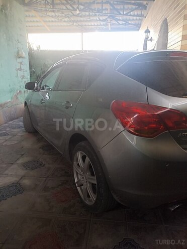 Opel Astra 2011, 165,000 km - 1.4 l - Bakı