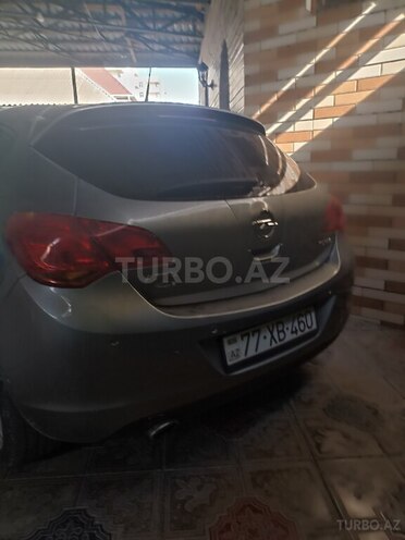 Opel Astra 2011, 165,000 km - 1.4 l - Bakı
