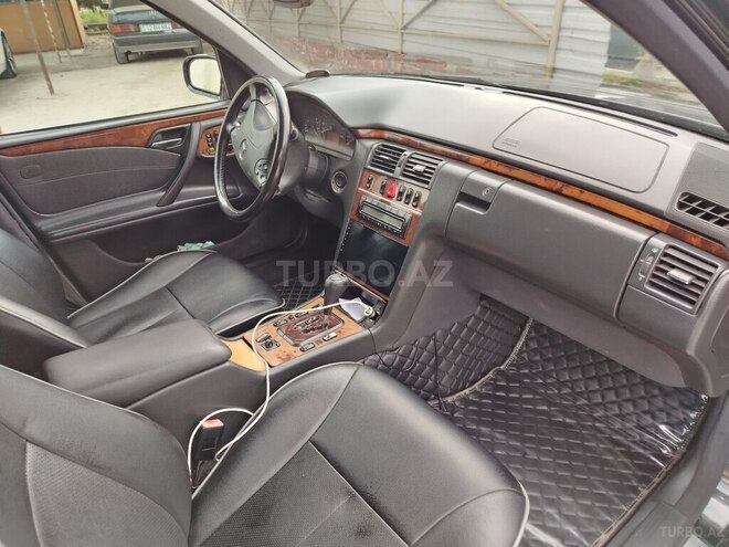 Mercedes E 320 2001, 350,000 km - 3.2 l - Gəncə