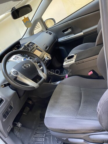 Toyota Prius V 2013, 184,000 km - 1.8 l - Bakı