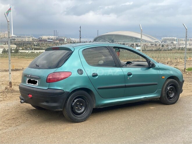 Peugeot 206 2004, 300,000 km - 1.6 l - Bakı