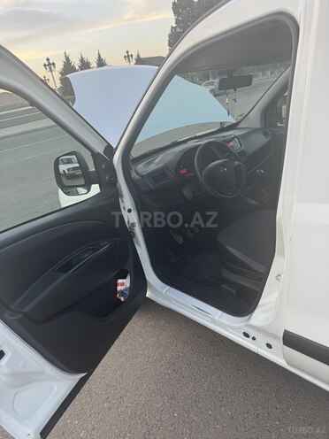 Opel Combo-10