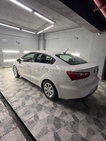 Kia Rio 2015, 240,000 km - 1.6 l - Bakı