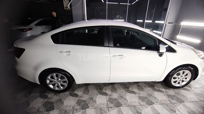 Kia Rio 2015, 240,000 km - 1.6 l - Bakı