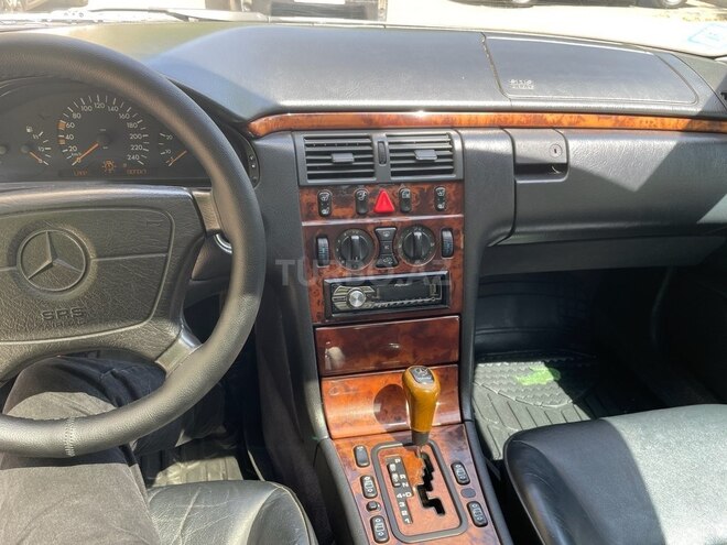 Mercedes E 240 1998, 350,000 km - 2.4 l - Bakı