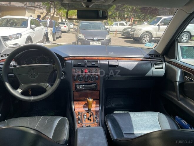 Mercedes E 240 1998, 350,000 km - 2.4 l - Bakı