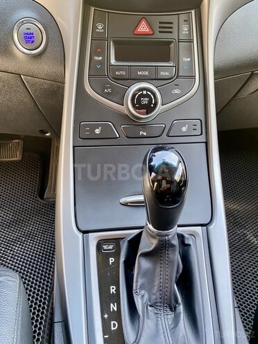 Hyundai Avante 2014, 169,000 km - 1.6 л - Bakı