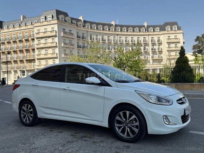 Hyundai Accent-3