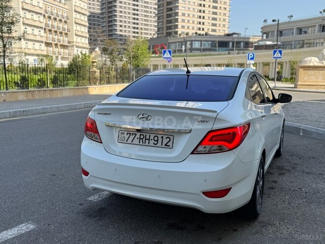 Hyundai Accent-5